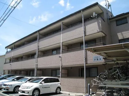 エレガンス千里丘【2階】の外観