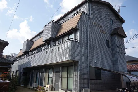 マンションとみたの画像