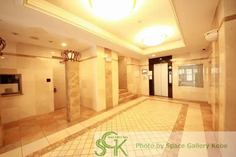 プレサンス神戸駅前グランツ【7階】の玄関