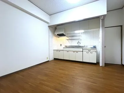 ミリオンコーポラス鷹の巣【1階】の外観