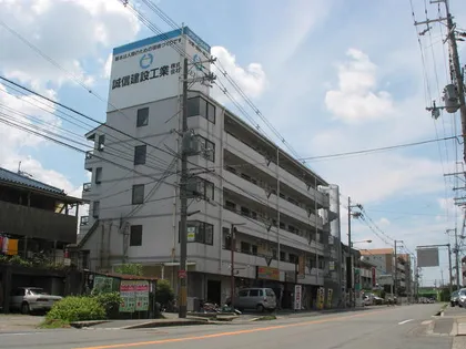 グランデール中宮【5階】の外観