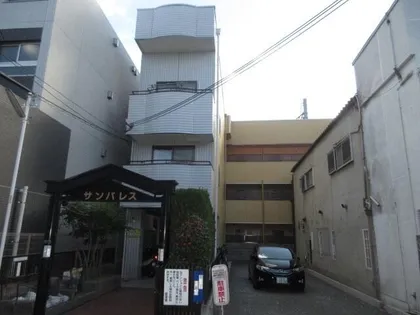 サンパレス【3階】の外観
