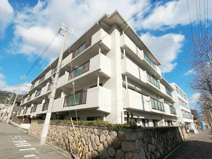 兵庫県神戸市東灘区西岡本3丁目【マンション】の外観