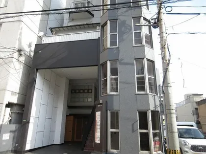 有真ビル【303号室】の外観