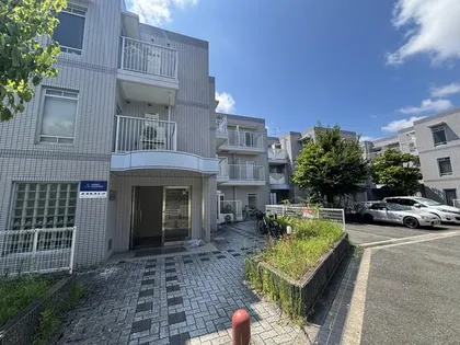 六龍苑岡町【2階】の外観