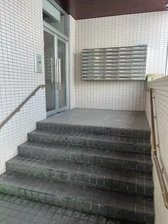 郡マンション【505号室】の玄関