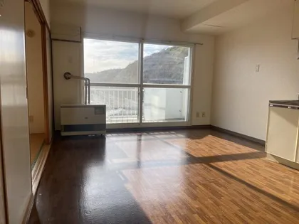 郡マンション【505号室】の居間