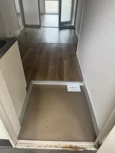 パレス上原【4階】の玄関