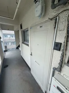 パレス上原【4階】の玄関