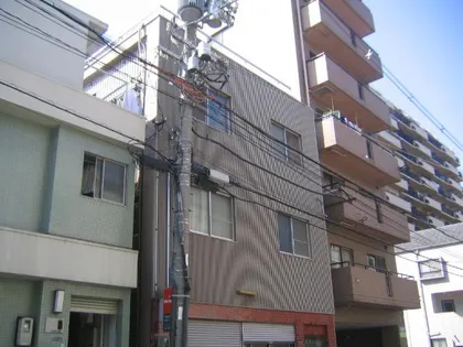 渡辺マンション【202号室】の外観