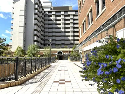 ラポルテ西館【10階】の外観