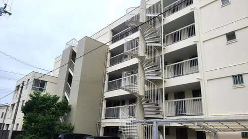 大阪府高槻市桜ケ丘南町【マンション】の外観