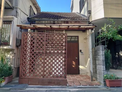 大阪府八尾市東本町5丁目【一戸建】の外観