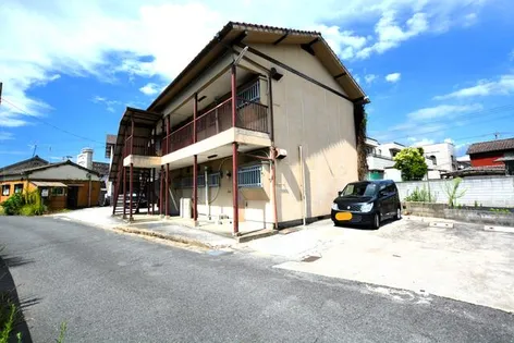 福岡県直方市新知町【アパート】の外観