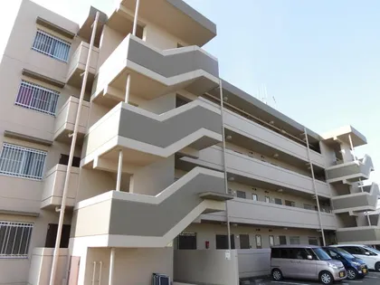 シャルムアナダ【3階】の外観