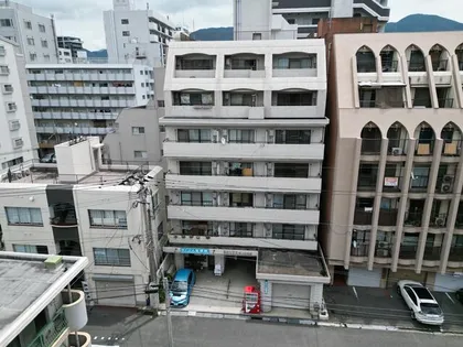 パールコート三萩野【5階】の外観