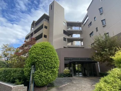 奈良県奈良市中登美ヶ丘4丁目【マンション】の外観