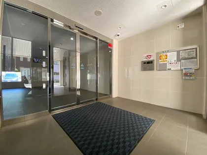 ナウヴィレッジ港【0303号室】の玄関