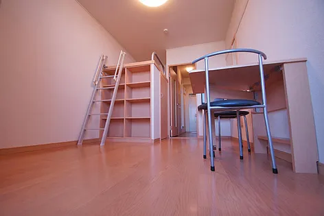 レオパレスPINE【311号室】の居間