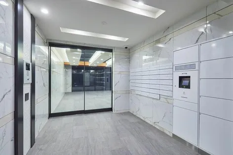 トラストビル姪浜南【3階】の玄関