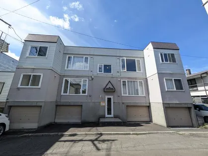 シュプレーム【2階】の外観