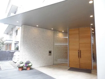 奈良県奈良市小西町【マンション】の外観