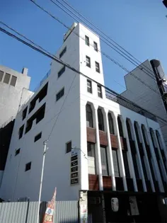 ニューコメタニビルの画像