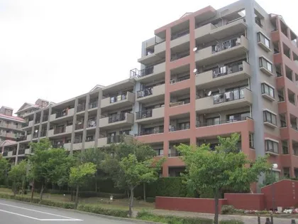 リベラガーデン・アベニューウエスト【3階】の外観