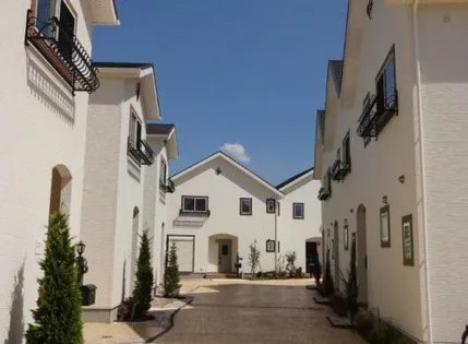 福岡県那珂川市片縄東1丁目【テラスハウス】の外観