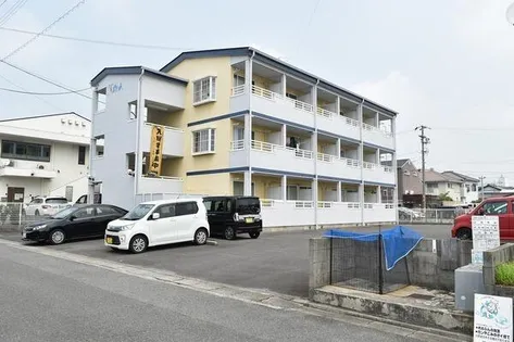 愛知県半田市昭和町3丁目【アパート】の外観