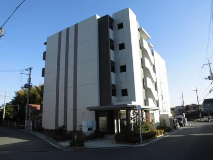 京都府京田辺市三山木善入山【マンション】の外観