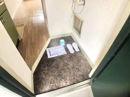 スカイパレス住吉【2階】の玄関