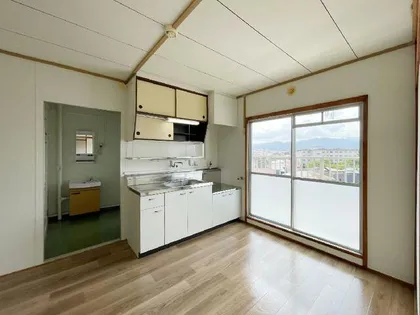 西長住1棟【301号室】の外観