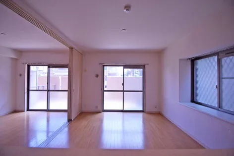 プレジュール弐番館の画像