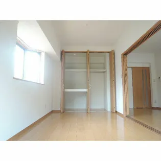 アンバーサルM【2階】の内装