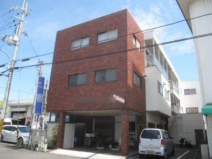 レインボーマンション中山【2階】の外観