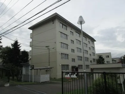 札幌西月寒団地5号棟の画像