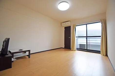 レオネクストアムール【105号室】の外観