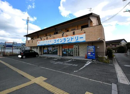 福岡県直方市大字感田【アパート】の外観