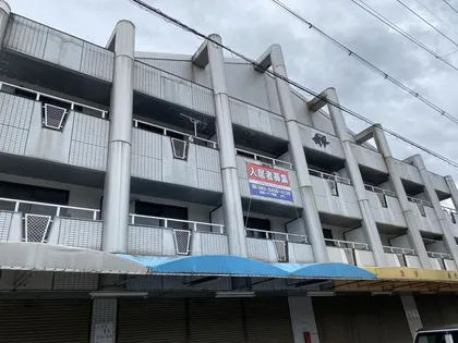 泉都ハイツ柏原【2階】の外観