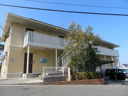 トレス上の原館の画像