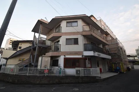 西新ゼニヤビル【3階】の外観