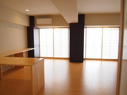 川端ビル【302号室】の外観