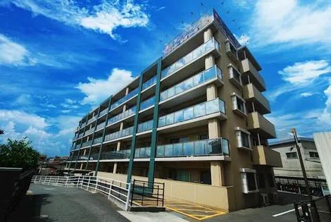 アクシオ足立の画像