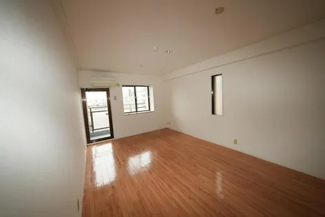 高宮駅前ビルの画像