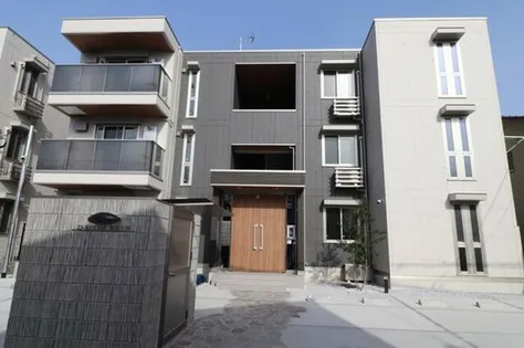 クレール弥生の画像