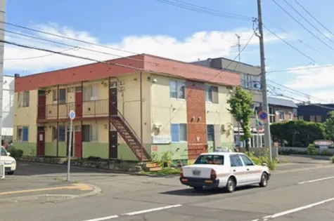 芝生のアパートSKの画像