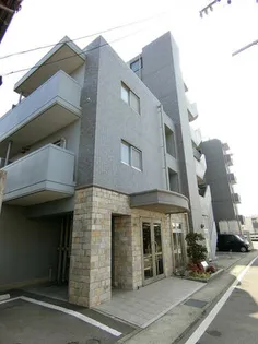 ピエスラルジュの画像