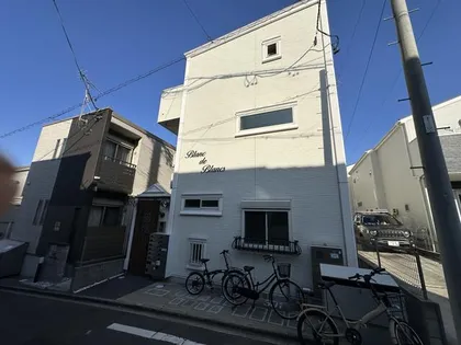 Blanc de blancs【2階】の外観