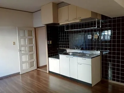 マンションすがや【301号室】の外観